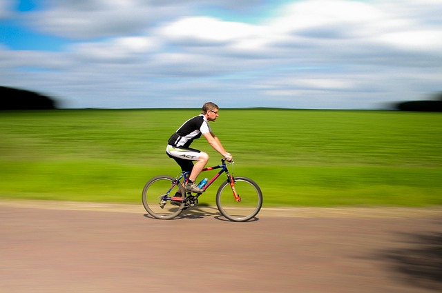 Viaggiare in bicicletta: itinerari e consigli per una vacanza all'insegna dello sport e dell'avventura